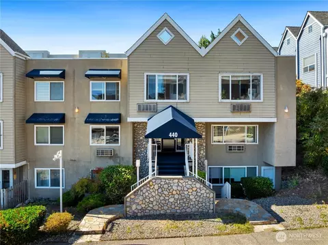 440 St Helens Ave #202, Tacoma, WA 98402