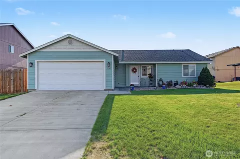 216 N Tamer Ln, Moses Lake, WA 98837