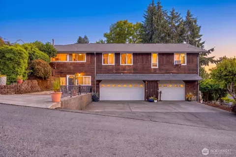 2815 SW 109th St, Seattle, WA 98146