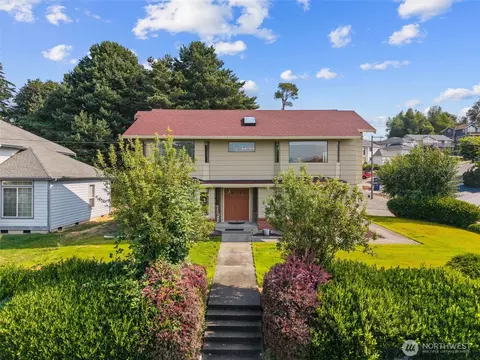 4101 Browns Point Blvd NE, Tacoma, WA 98422