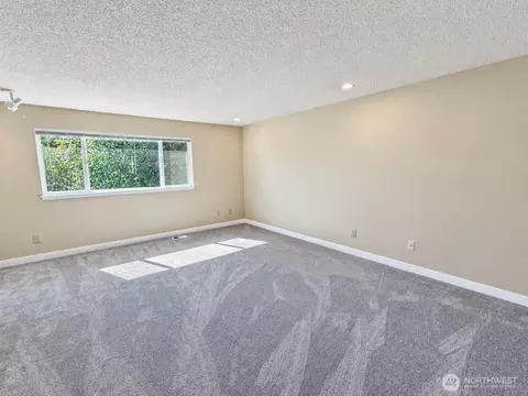 Living - 21513 4th Ave W #C13, Bothell, WA 98021 photo 2 of 2