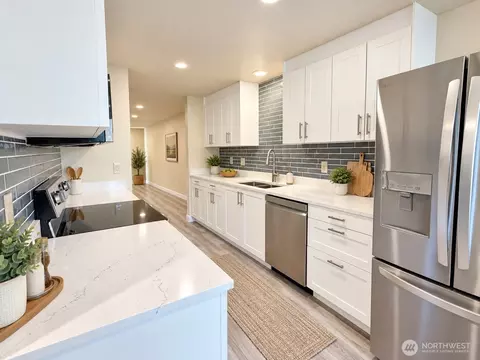 Kitchen - 21513 4th Ave W #C13, Bothell, WA 98021 photo 2 of 2