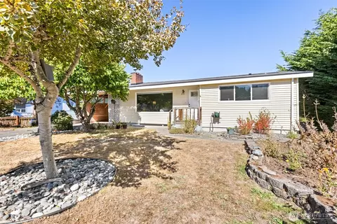 213 W Park Ave, Port Angeles, WA 98362