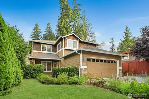 723 N 198th St, Shoreline, WA 98133