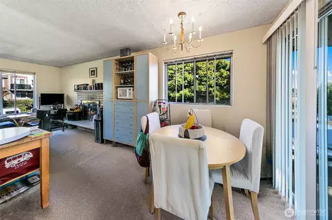 Dining - 1145 N 93rd St, Seattle, WA 98103 photo 1 of 1