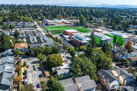 View/Area - 1145 N 93rd St, Seattle, WA 98103 photo 4 of 4