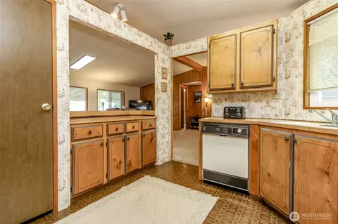 Kitchen - 2309 Estero Ave, Enumclaw, WA 98022 photo 3 of 3