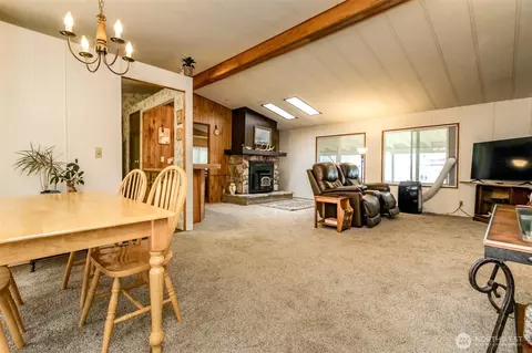 Living - 2309 Estero Ave, Enumclaw, WA 98022 photo 1 of 4