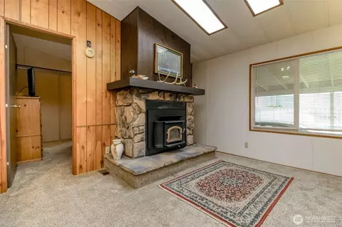 Living - 2309 Estero Ave, Enumclaw, WA 98022 photo 4 of 4