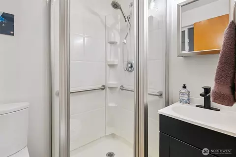 Bath - 2716 5th St, Everett, WA 98201 photo 1 of 2