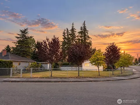 Exterior - 2716 5th St, Everett, WA 98201 photo 3 of 3