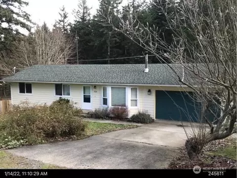926 Dolphin St, Camano Island, WA 98282