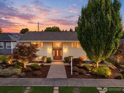 217 N French Ave, Arlington, WA 98223
