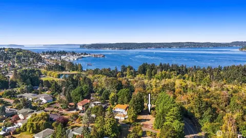 902 S Magnolia Ln, Tacoma, WA 98465