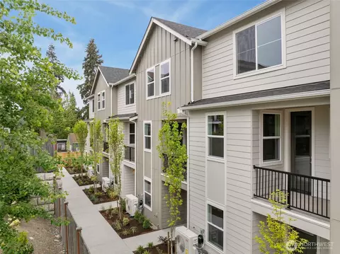 7925 230th St SW #A6, Edmonds, WA 98026