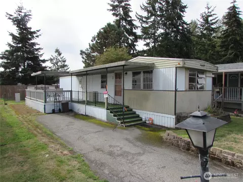 5220 176th St SW #28, Lynnwood, WA 98037