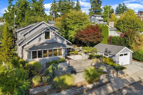 610 10th Ave W, Kirkland, WA 98033
