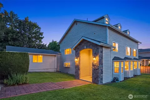 6605 SE 24th St, Mercer Island, WA 98040