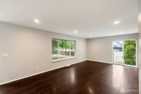 Living - 544 Pine Ct, Sequim, WA 98382 photo 4 of 6