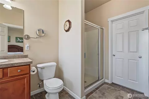 Bath - 409 Balmer St SW, Orting, WA 98360 photo 3 of 3