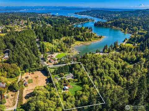 7183 NEagle Harbor Dr NE, Bainbridge Island, WA 98110