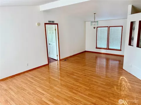Living - 234 SE St, Forks, WA 98331 photo 2 of 4