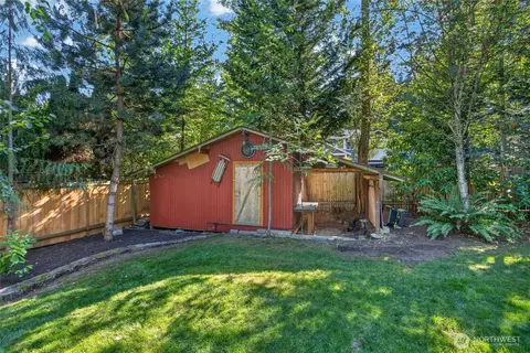 Exterior - 6 156th Pl SW, Bothell, WA 98012 photo 8 of 13