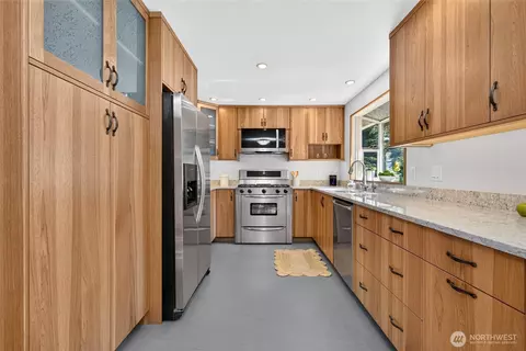 Kitchen - 6 156th Pl SW, Bothell, WA 98012 photo 1 of 3