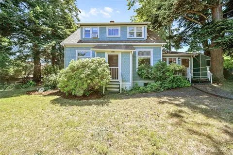 911 Tyler St, Port Townsend, WA 98368