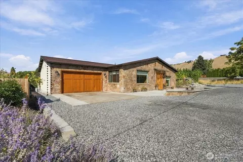 1396 S Tyee Ave, East Wenatchee, WA 98802
