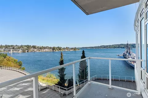 320 Washington Ave #307, Bremerton, WA 98337