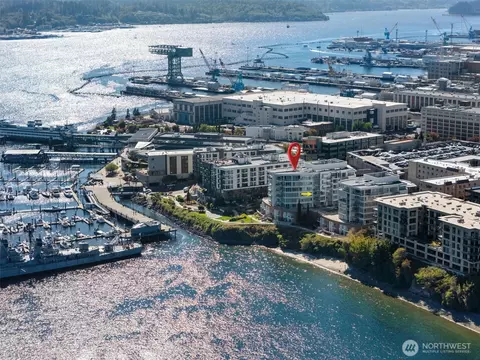 320 Washington Ave #307, Bremerton, WA 98337