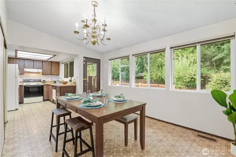 Dining - 16916 29th Dr SE, Bothell, WA 98012 photo 3 of 3