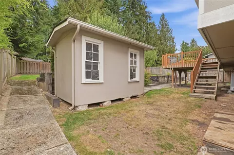 Exterior - 16916 29th Dr SE, Bothell, WA 98012 photo 7 of 10