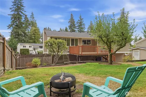 Exterior - 16916 29th Dr SE, Bothell, WA 98012 photo 5 of 10