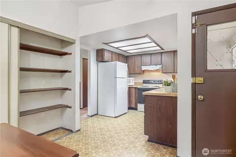 Kitchen - 16916 29th Dr SE, Bothell, WA 98012 photo 2 of 2