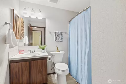 Bath - 16916 29th Dr SE, Bothell, WA 98012 photo 1 of 2