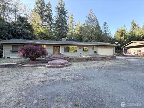 24238 NE Snow Hl, Poulsbo, WA 98370