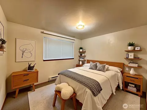 Bedroom - 172 Lovers Ln #B106, Eastsound, WA 98245 photo 3 of 4
