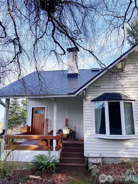 11530 103rd Ave SW, Vashon, WA 98070