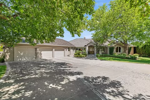 803 Cobblestone Pl, Yakima, WA 98908