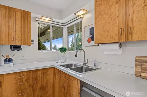 Kitchen - 8910 Whitechuck Dr, Everett, WA 98208 photo 3 of 4