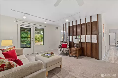 Living - 8910 Whitechuck Dr, Everett, WA 98208 photo 4 of 5