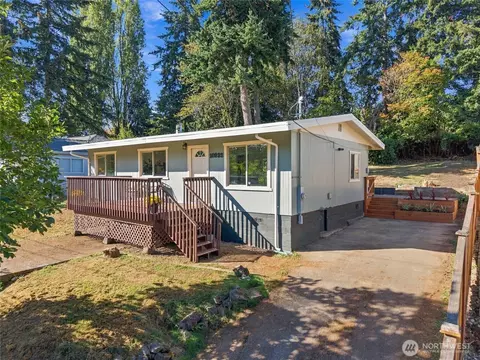 10233 8th Ave SW, Seattle, WA 98146
