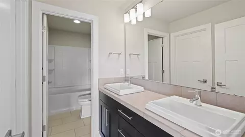 Bath - 21417 43rd Dr SE, Bothell, WA 98021 photo 2 of 6