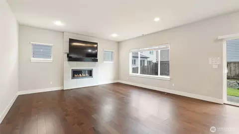 Living - 21417 43rd Dr SE, Bothell, WA 98021 photo 2 of 6