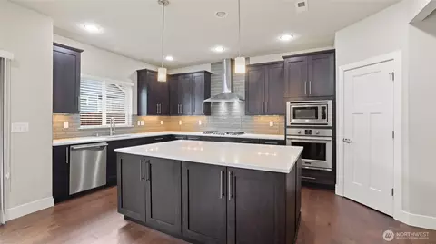Kitchen - 21417 43rd Dr SE, Bothell, WA 98021 photo 2 of 5