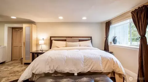 Bedroom - 17514 W Riverside Dr, Bothell, WA 98011 photo 5 of 5
