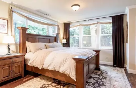 Bedroom - 17514 W Riverside Dr, Bothell, WA 98011 photo 4 of 5