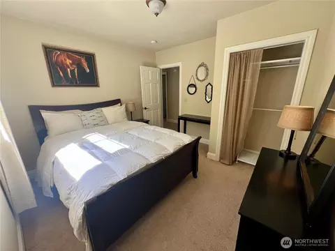Bedroom - 17514 W Riverside Dr, Bothell, WA 98011 photo 3 of 5